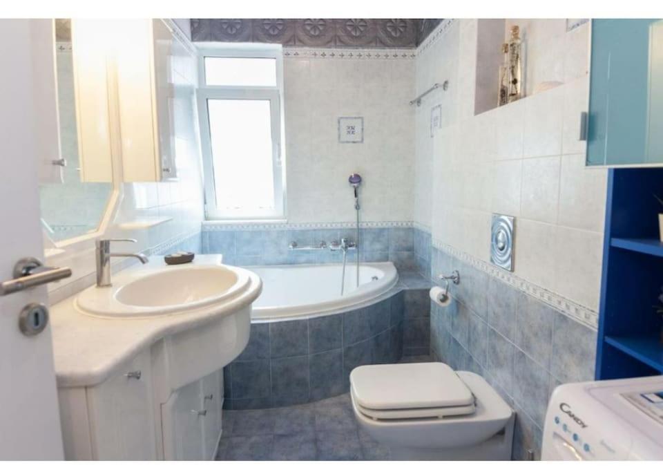 Luxury 2br Retreat In Marousi Athene